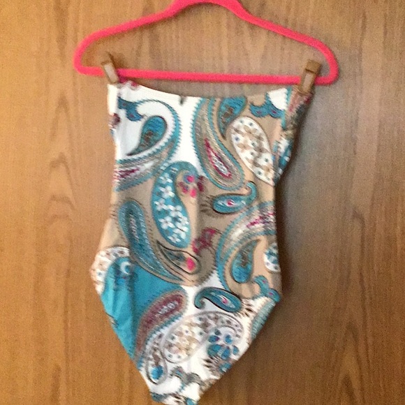 Beautiful bathing suit paisley print - Picture 2 of 8